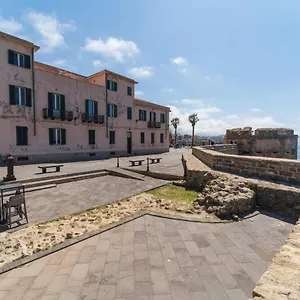Palau Marco Polo Guest house